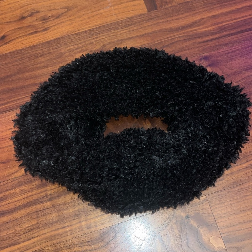 Black fluffy scarf